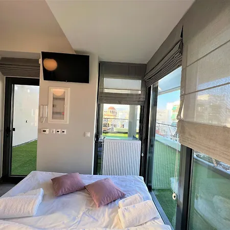 Aeson Premium Living Aparthotel 4*