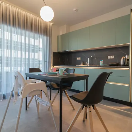 Aeson Premium Living Aparthotel 4*