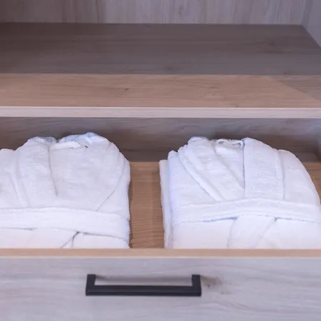 Aeson Premium Living Wolos